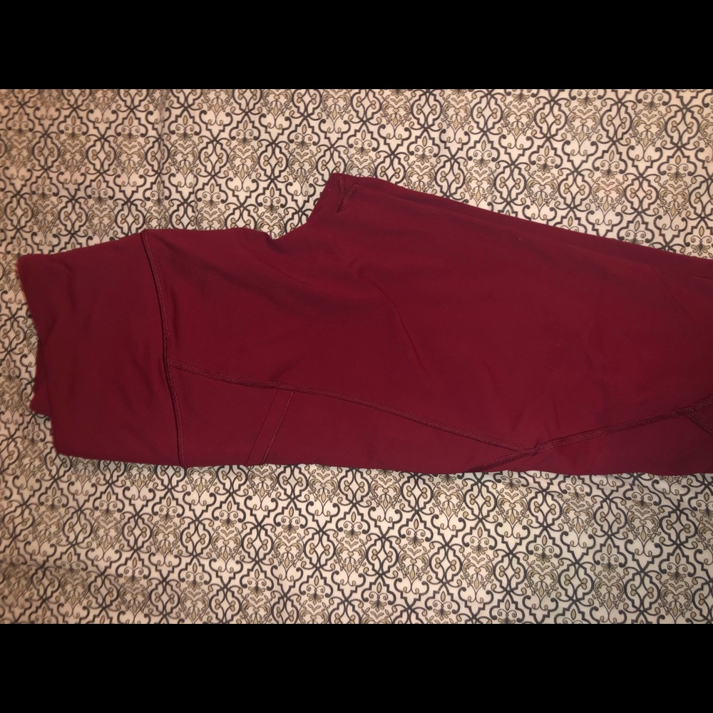 Cherry red leggings w pockets cropped